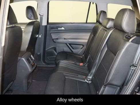 Used 2021 Volkswagen Atlas SE image 14