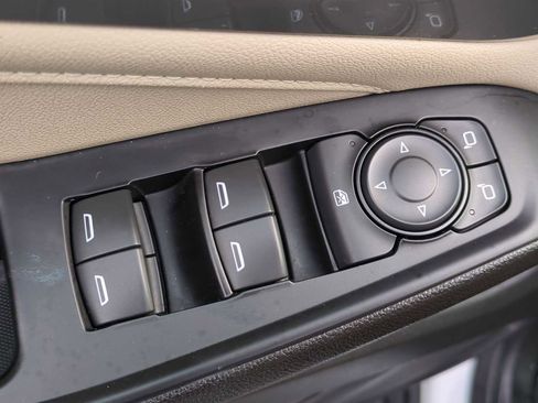 Used 2023 Chevrolet Traverse LS w/ Safety Package image 11