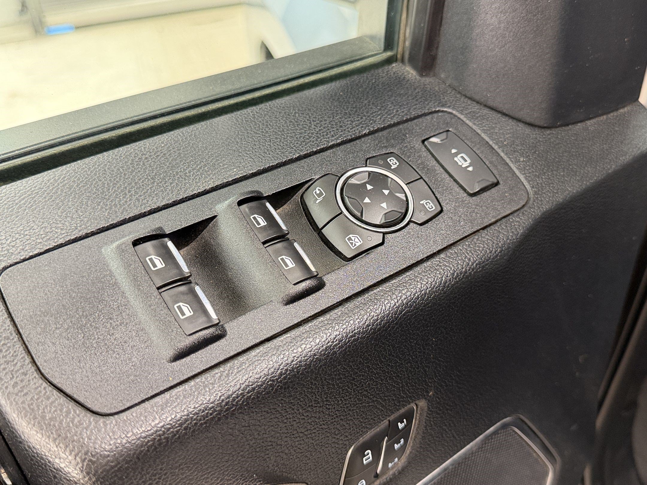Used 2021 Ford F350 Lariat w/ Lariat Ultimate Package AWD/4WD image 13