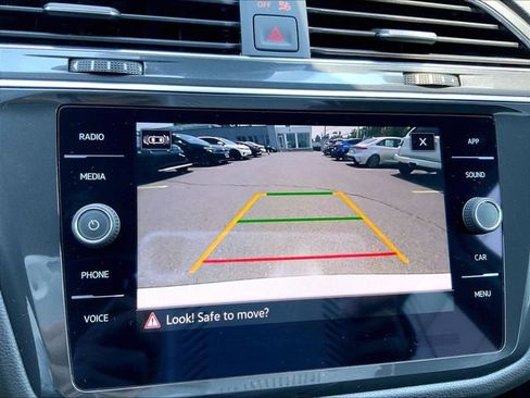 Used 2023 Volkswagen Tiguan SE FWD image 25
