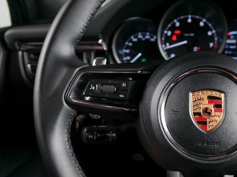 Certified 2026 Porsche Macan AWD/4WD image 22