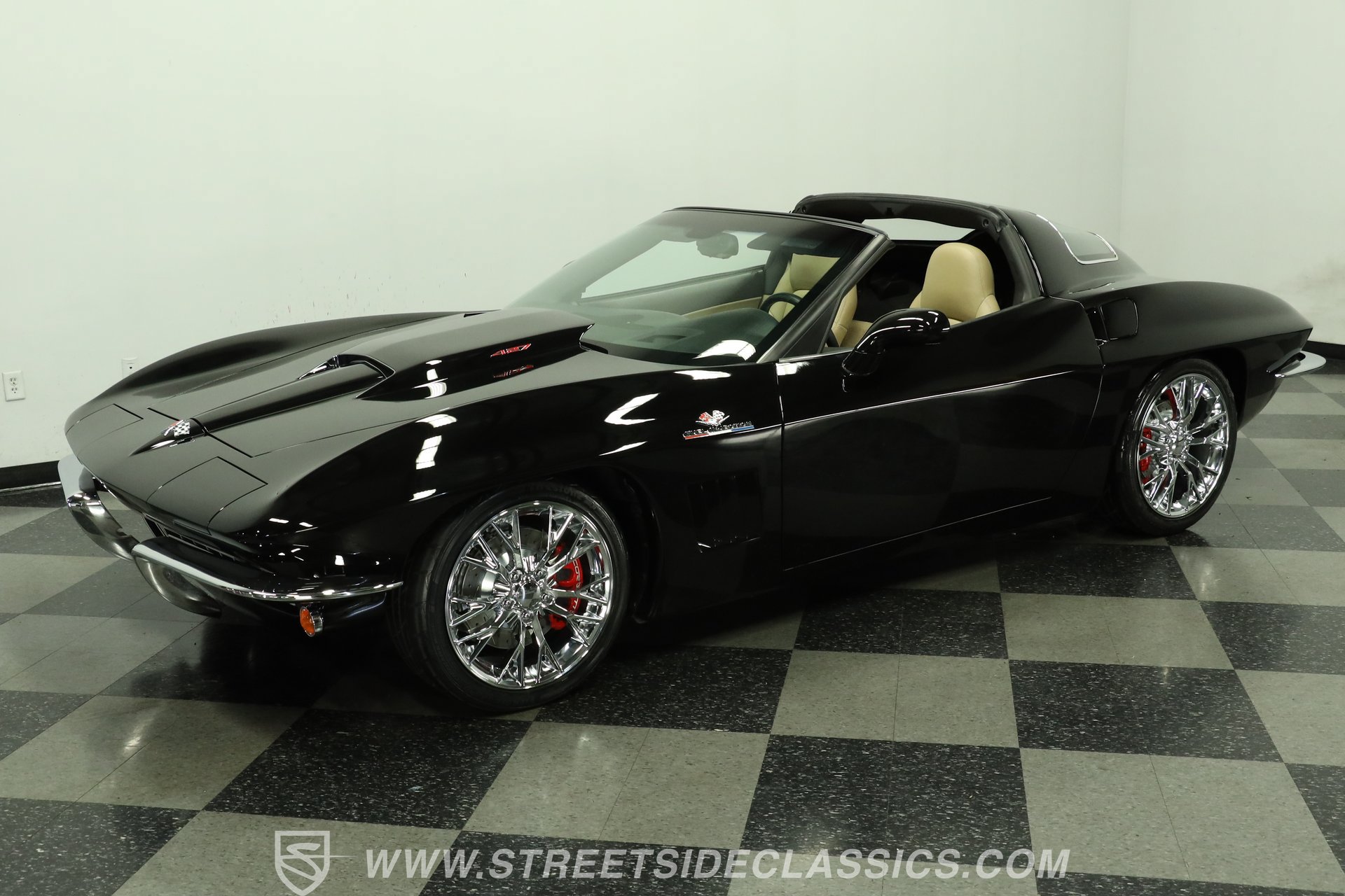 Used 2005 Chevrolet Corvette Coupe w/ Preferred Equipment Group RWD image 6