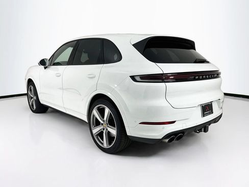 Certified 2024 Porsche Cayenne AWD/4WD image 3