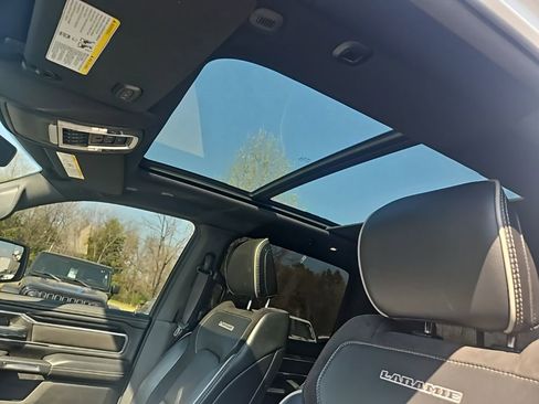 Used 2022 RAM 1500 Laramie w/ Sport Appearance Package image 17