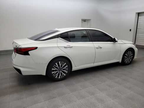 Used 2023 Nissan Altima 2.5 SV FWD image 10
