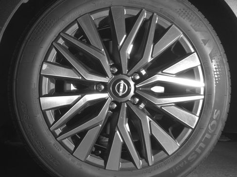 Used 2025 Nissan Altima 2.5 SV FWD image 12