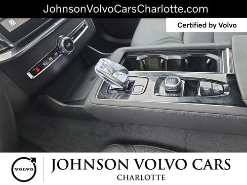 Certified 2025 Volvo XC90 B6 Plus image 28