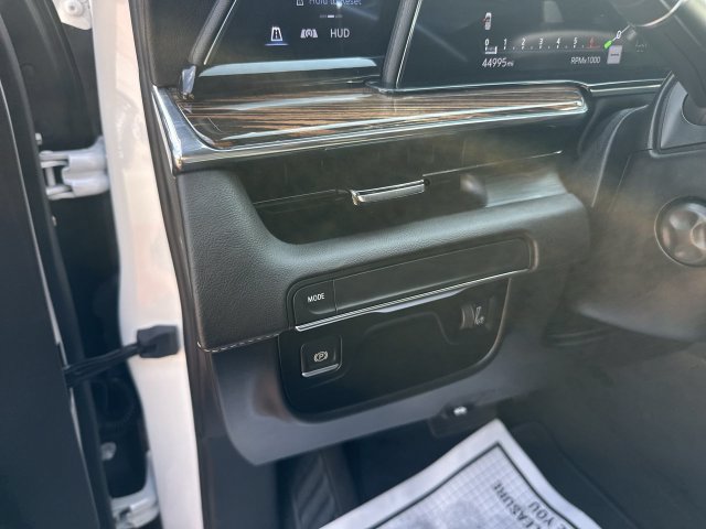 Used 2024 Cadillac Escalade ESV Premium Luxury RWD image 12