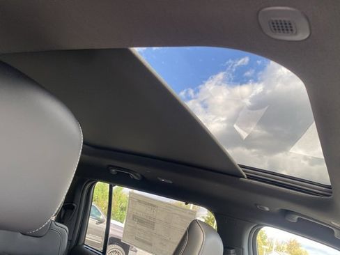 New 2025 Jeep Grand Cherokee L Limited image 33