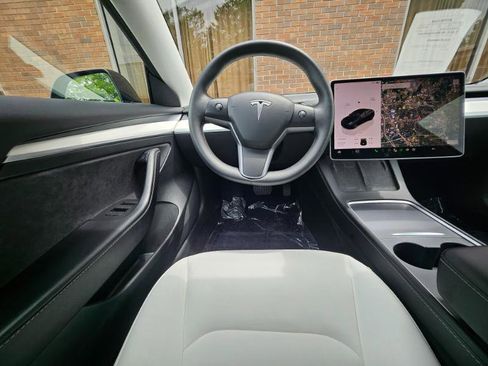 Used 2023 Tesla Model 3 Standard Range RWD image 4