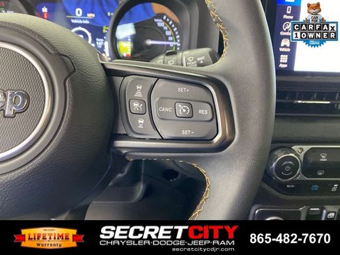 Used 2024 Jeep Wrangler Unlimited AWD/4WD image 15