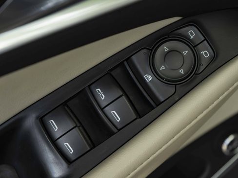 Used 2019 Buick Enclave Essence FWD image 36