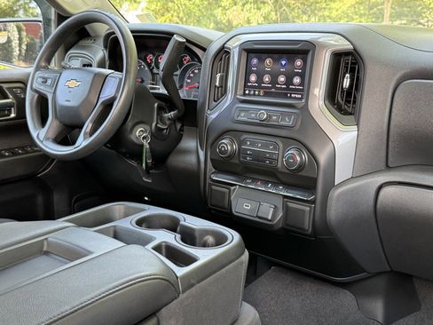 Used 2020 Chevrolet Silverado 1500 Custom w/ Custom Value Package image 20