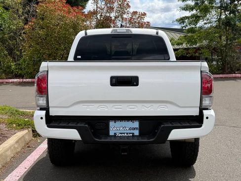 Used 2023 Toyota Tacoma TRD Sport w/ Advanced Technology Package AWD/4WD image 6