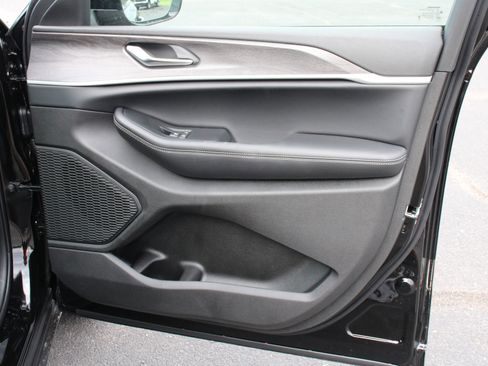 New 2025 Jeep Grand Cherokee L Limited w/ Black Appearance Package image 35