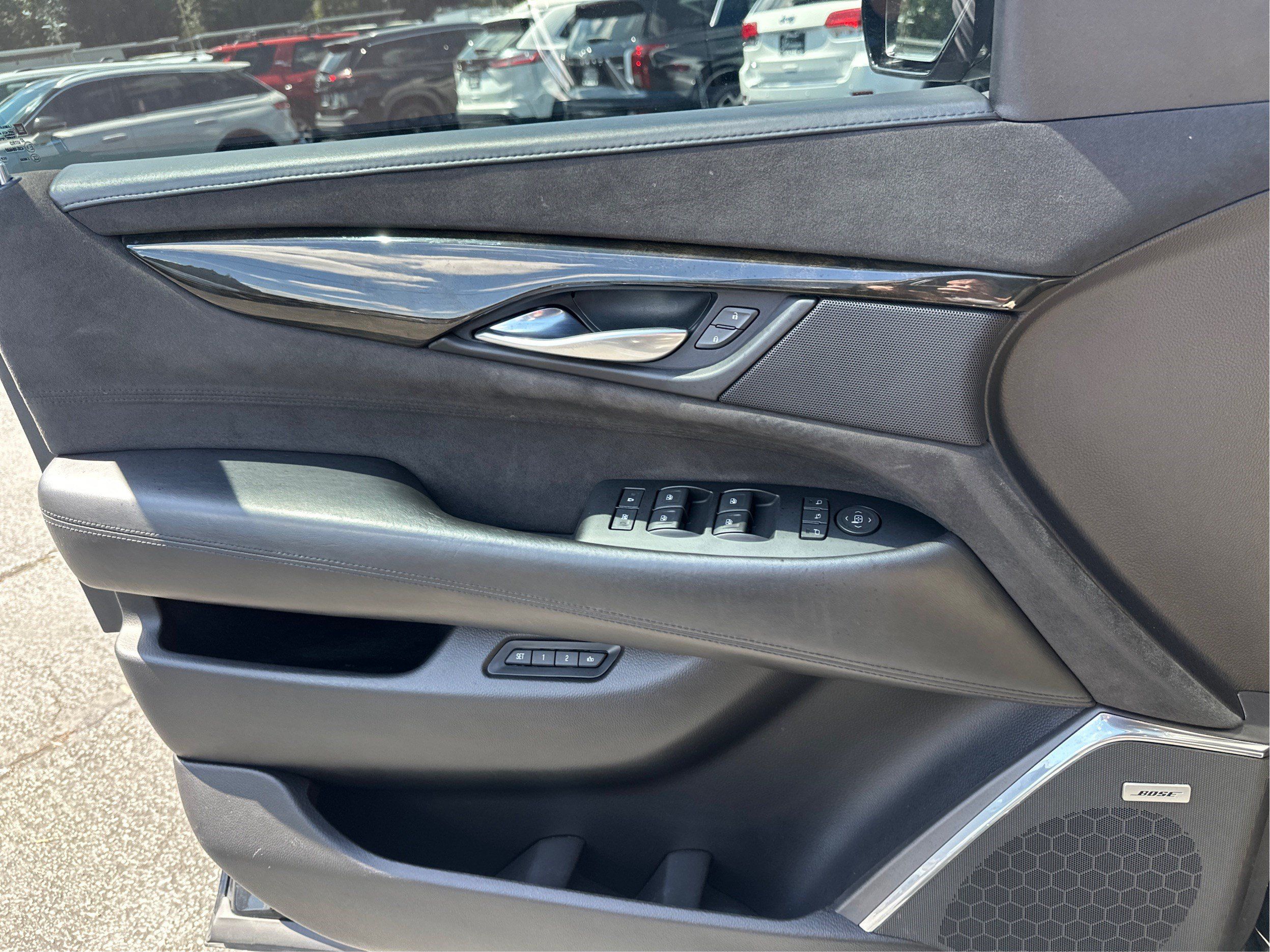Used 2017 Cadillac Escalade Platinum AWD/4WD image 21
