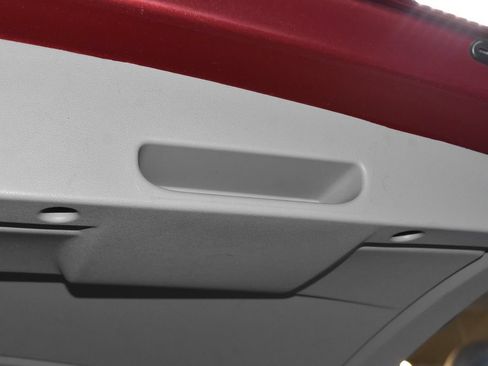 Used 2016 Chrysler Town & Country Touring FWD image 30