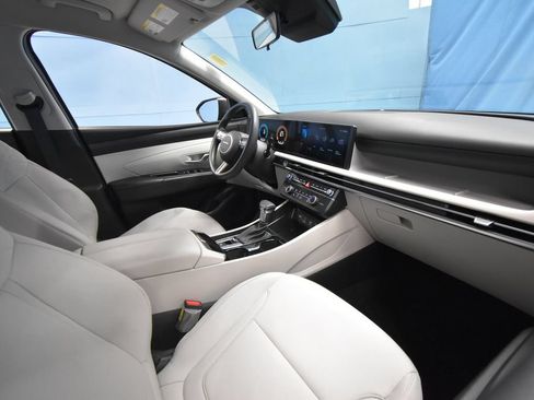 Used 2025 Hyundai Tucson SE FWD image 24