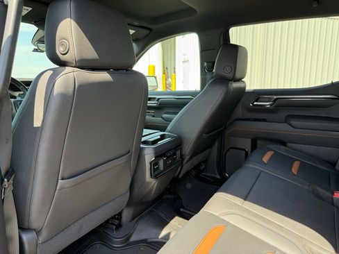 Used 2022 GMC Sierra 1500 AT4 w/ AT4 Premium Package AWD/4WD image 24