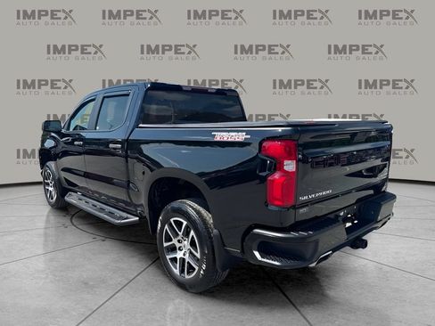 Used 2019 Chevrolet Silverado 1500 Custom Trail Boss w/ Custom Convenience Package AWD/4WD image 2