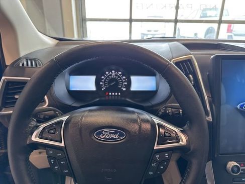 Used 2023 Ford Edge Titanium image 7