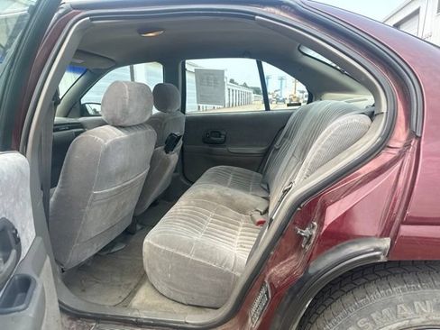 Used 2001 Chevrolet Lumina w/ Preferred Equipment Group FWD image 4