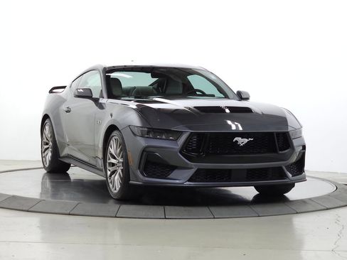 Used 2025 Ford Mustang GT Premium RWD image 1