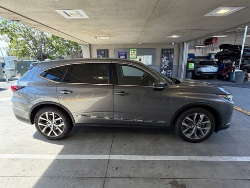 Used 2023 Acura MDX w/ Technology Package AWD/4WD image 4