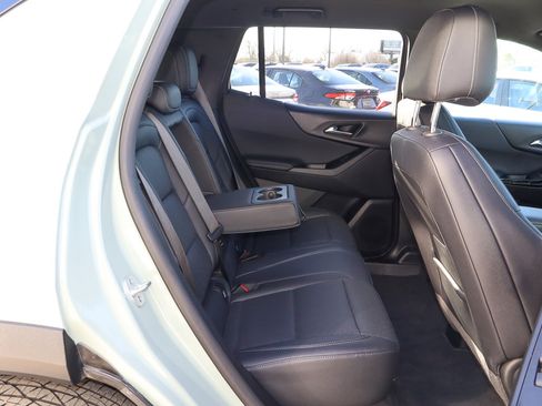 Used 2025 Chevrolet Equinox LT w/ Convenience Package II image 25