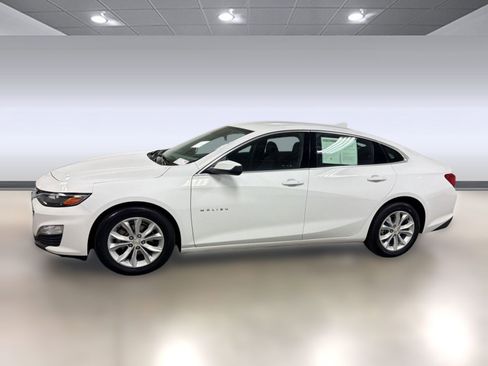 Used 2025 Chevrolet Malibu LT FWD image 2