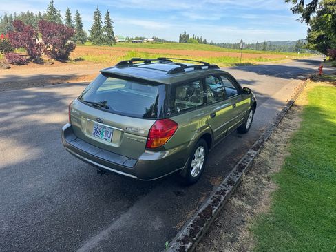 Used 2005 Subaru Outback 2.5i image 5