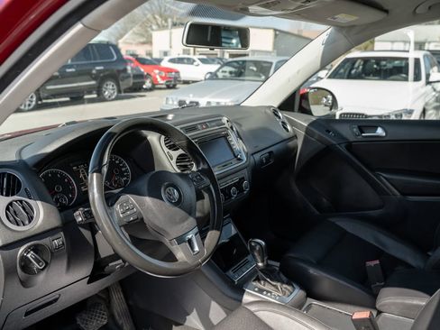 Used 2012 Volkswagen Tiguan S FWD image 6