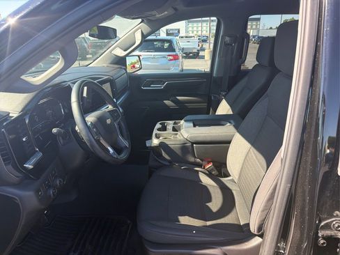 Used 2024 Chevrolet Silverado 1500 LT AWD/4WD image 19