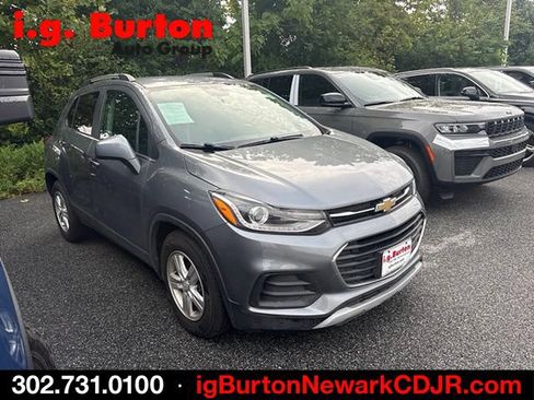Used 2019 Chevrolet Trax LT w/ LT Convenience Package FWD image 4