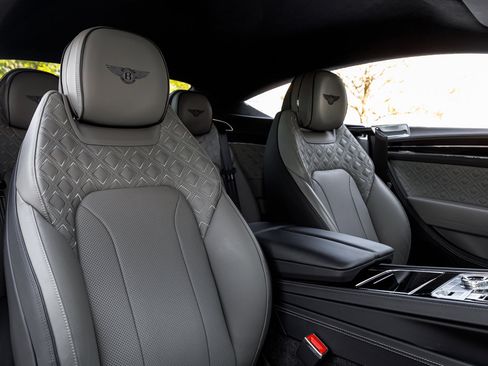 Used 2023 Bentley Continental GT Azure image 22