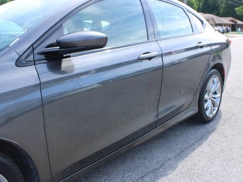 Used 2015 Chrysler 200 S FWD image 44
