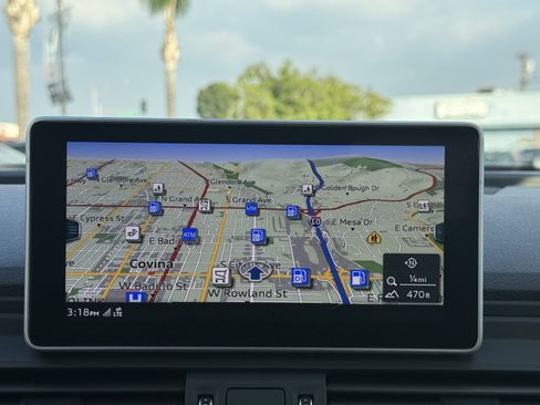 Used 2020 Audi Q5 e Premium Plus w/ Premium Plus Package image 24