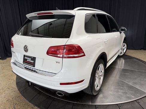 Used 2014 Volkswagen Touareg VR6 image 9