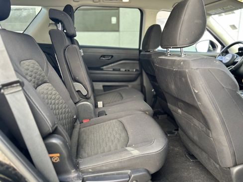 Used 2023 Nissan Pathfinder SV w/ Black Appearance Package image 12