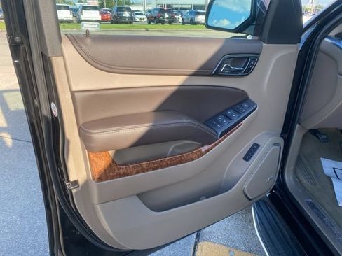 Used 2018 Chevrolet Tahoe Premier RWD image 13