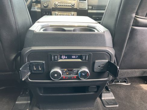 Used 2019 Ford Expedition Limited w/ Equipment Group 302A AWD/4WD image 40