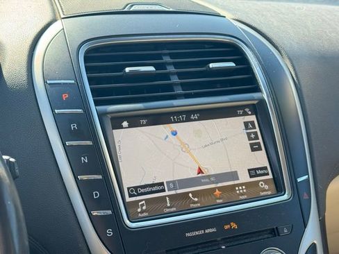 Used 2017 Lincoln MKX Reserve w/ Lincoln MKX Climate Package image 26