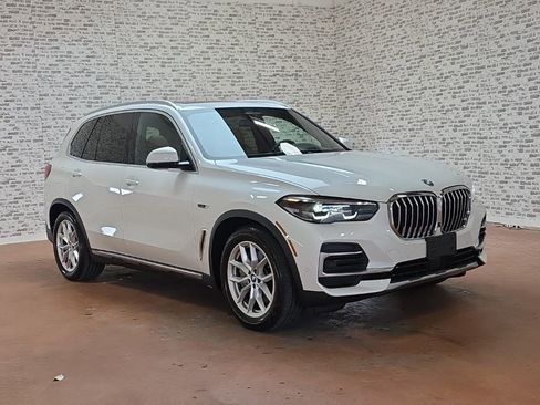 Used 2022 BMW X5 xDrive45e image 2