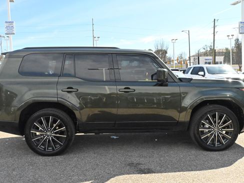 Used 2026 Lexus GX 550 w/ Accessory Package (2T) image 17