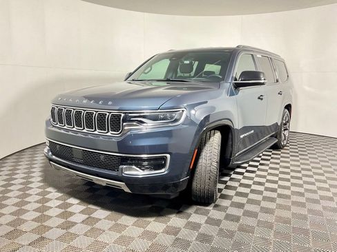 Used 2023 Jeep Wagoneer Series III w/ Preferred Equipment Group image 10