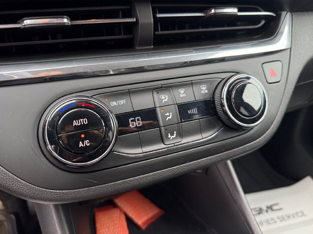 Used 2025 Buick Envista Preferred FWD image 30