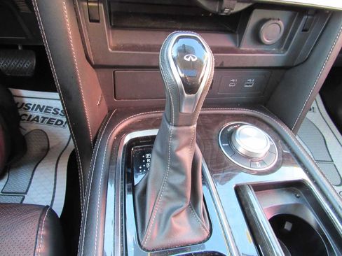 Used 2024 INFINITI QX80 Luxe image 21