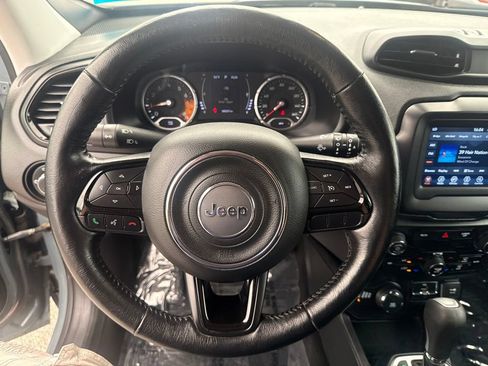 Used 2018 Jeep Renegade Altitude AWD/4WD image 10
