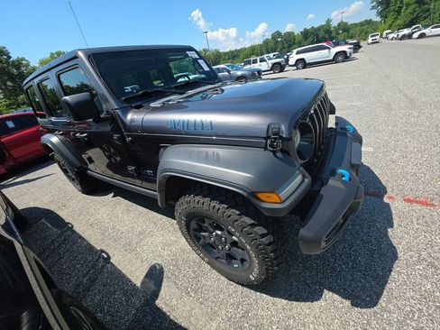 Used 2023 Jeep Wrangler Unlimited w/ Cold Weather Group AWD/4WD image 3