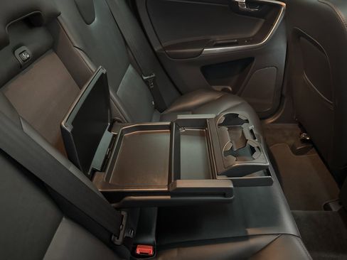 Used 2016 Volvo XC60 T6 image 16